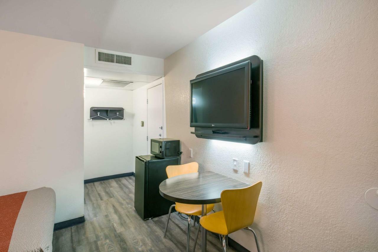 Motel 6 Williams, Ca Екстериор снимка