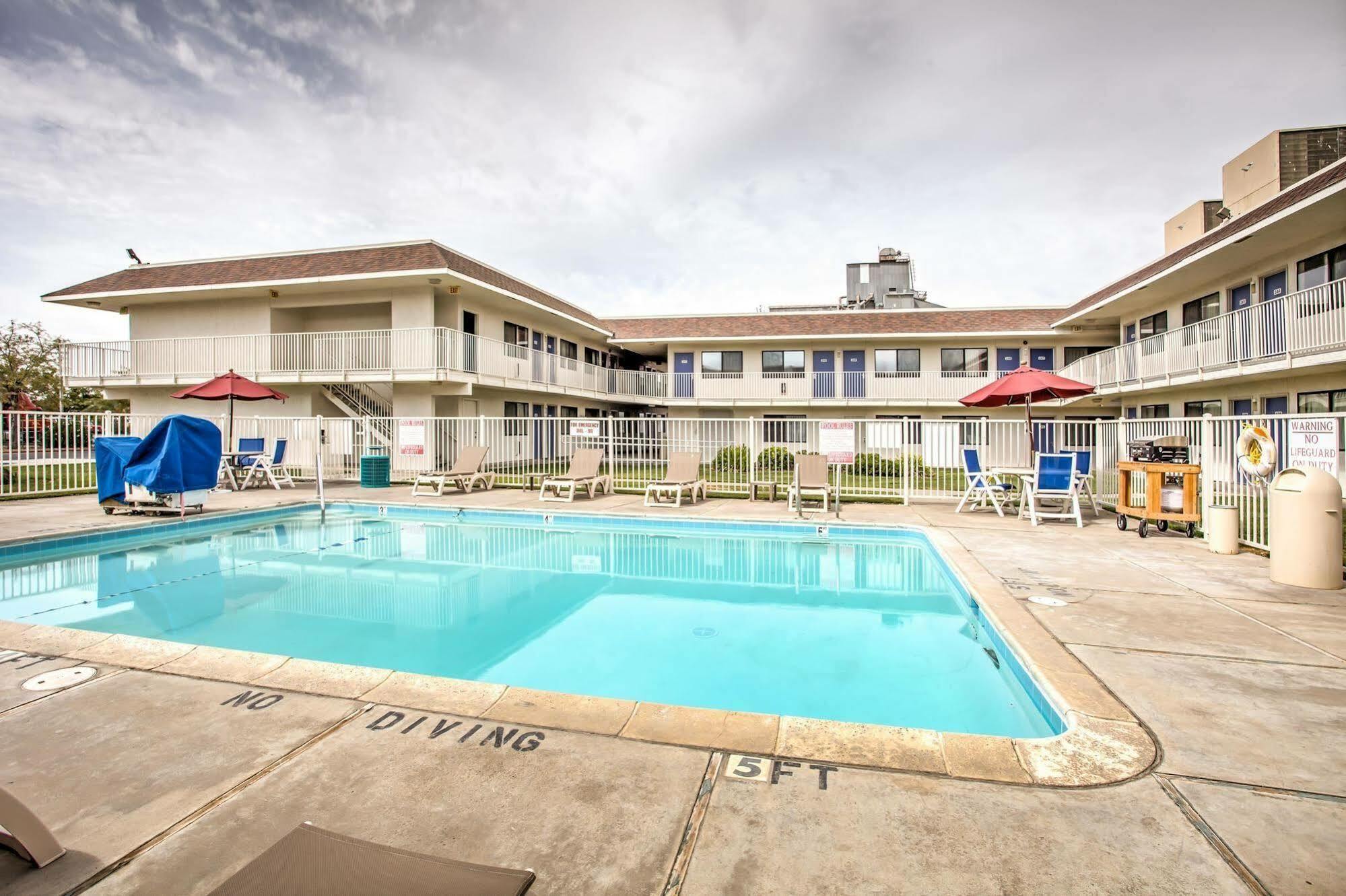 Motel 6 Williams, Ca Екстериор снимка